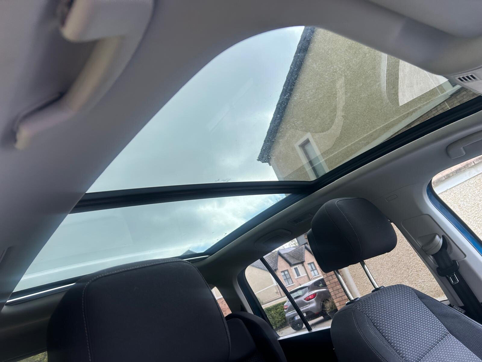 2017 Volkswagen Touran - image 13