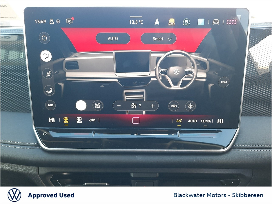 2025 Volkswagen Tiguan - image 19