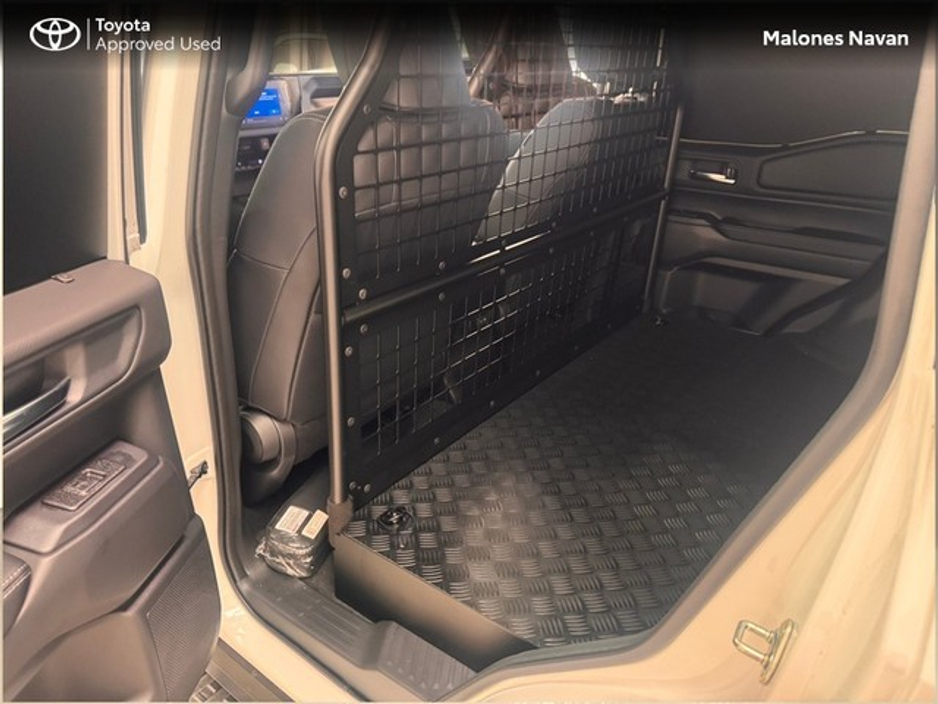 2026 Toyota Landcruiser - image 7