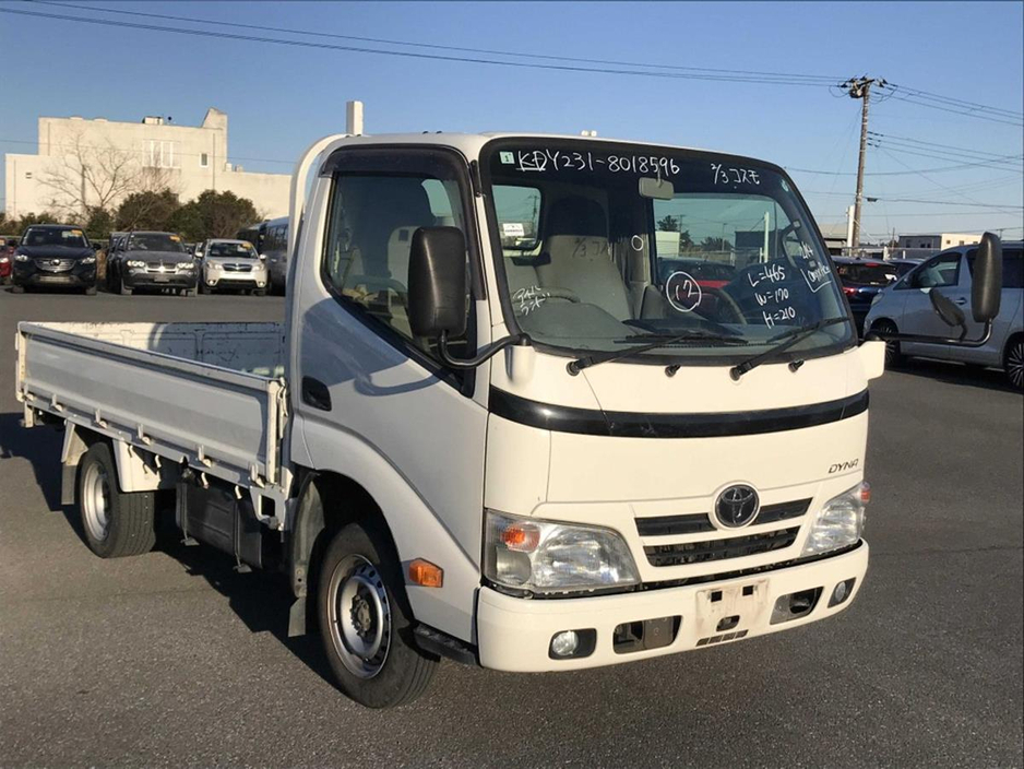 2015 Toyota DYNA - image 2
