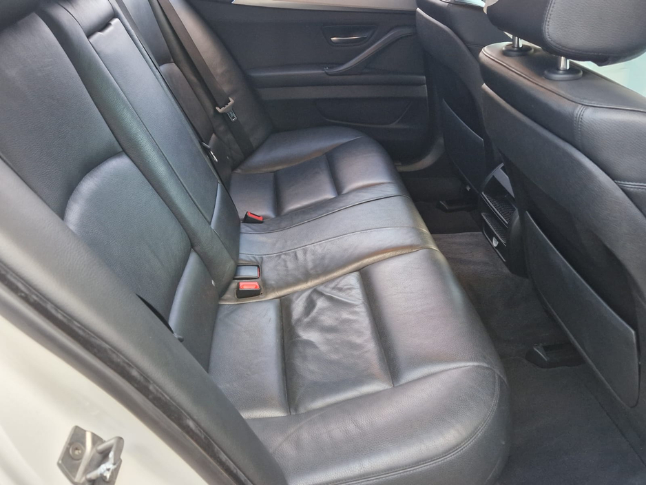 2016 BMW 5 Series - image 17