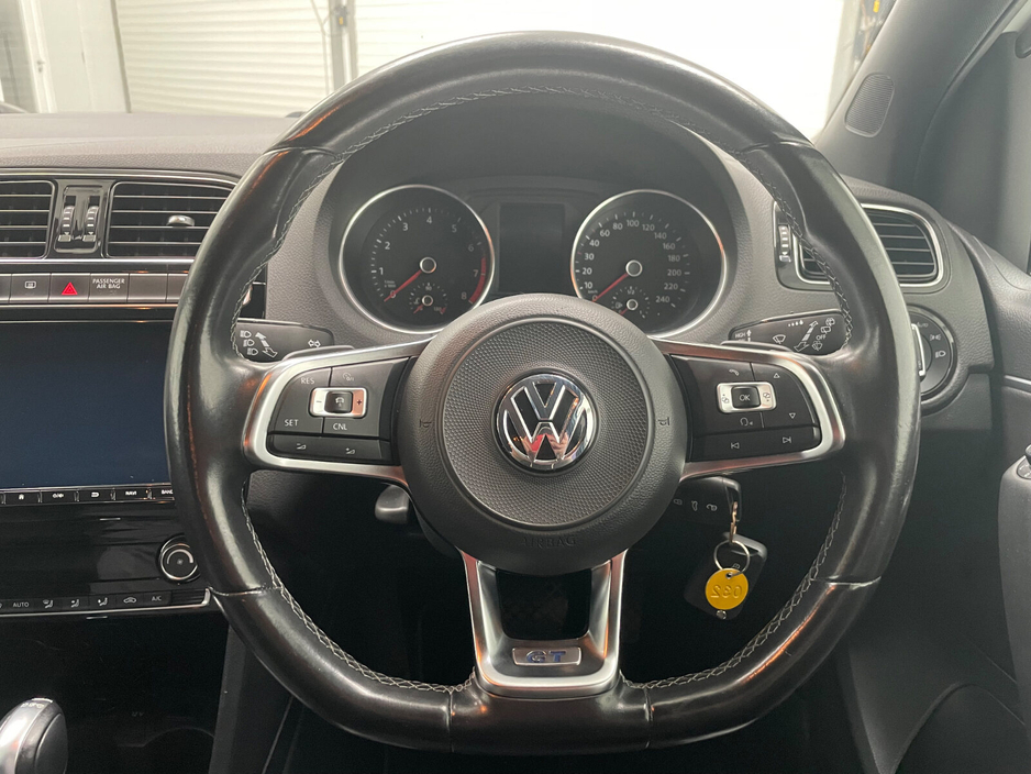 2016 Volkswagen Polo - image 23