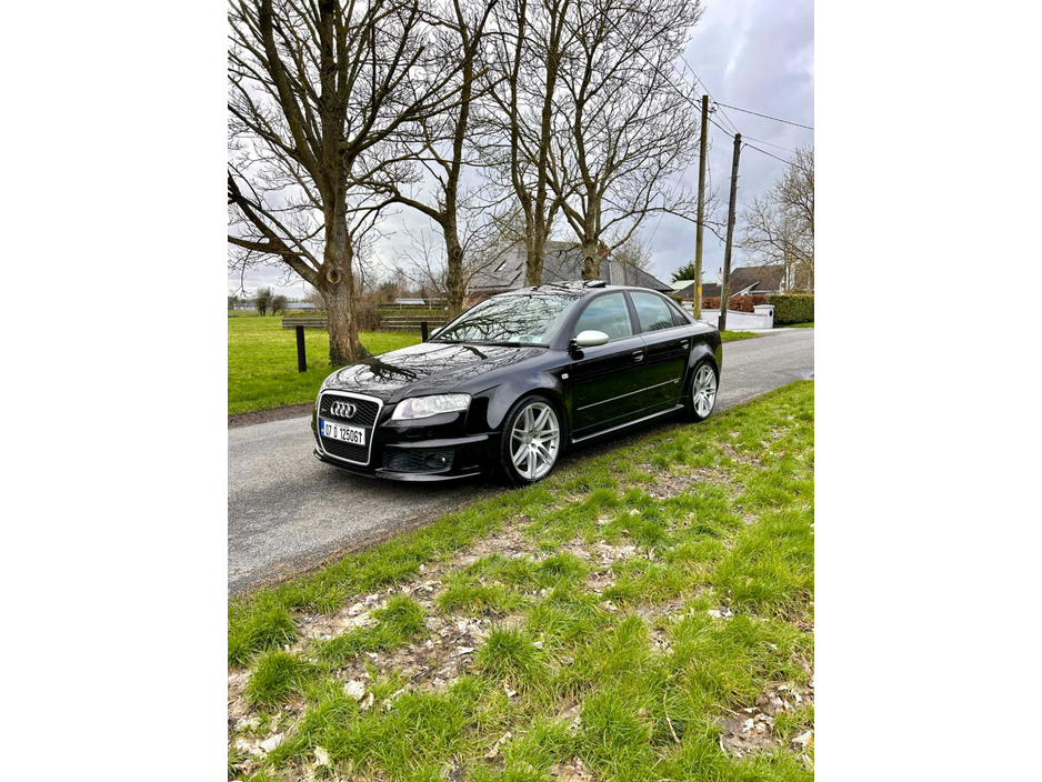 2007 Audi RS4 - image 2