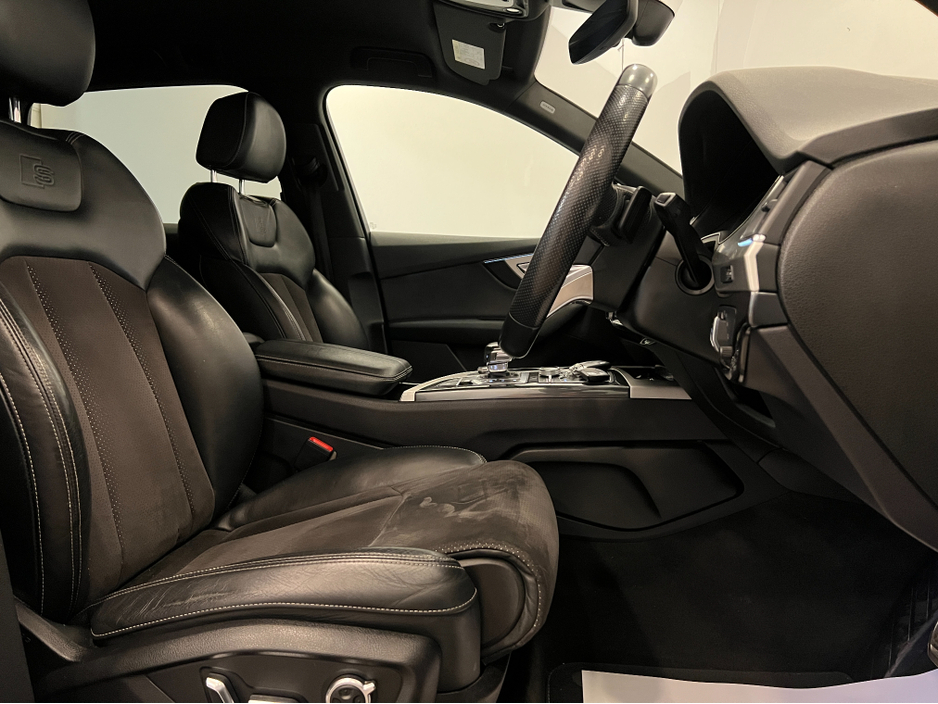 2016 Audi Q7 - image 18