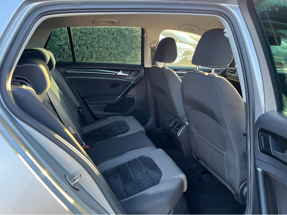 2016 Volkswagen Golf HIGHLINE AUTOMATIC 1.4 PETROL //KEYLESS ENTRY//REVERSE CAMERA//BLIND SPOT WARNING//ADAPTIVE CRUISE CONTROL// €15,950