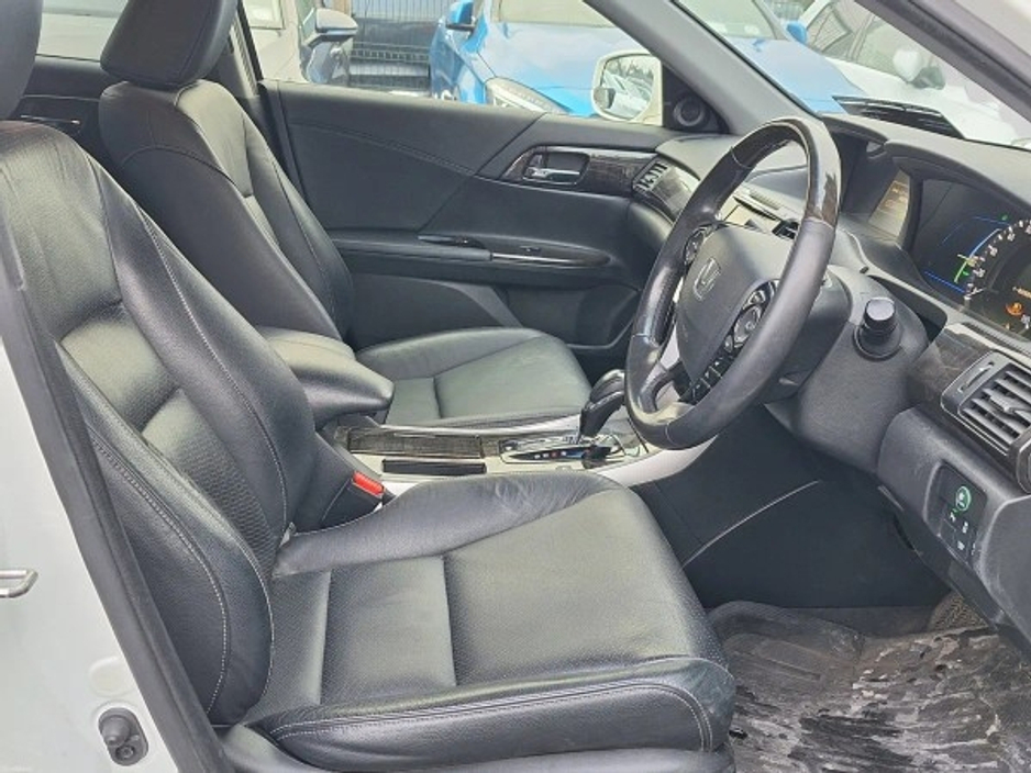 2015 Honda Accord - image 11