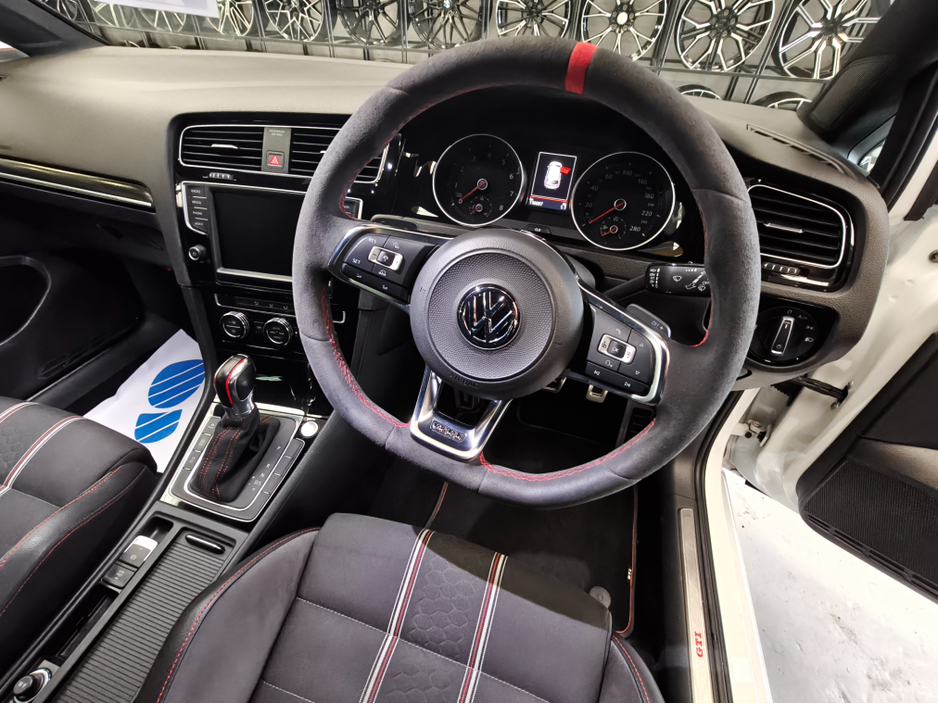 2016 Volkswagen Golf GTI Clubsport Street Edition//LOW KMs €25,950