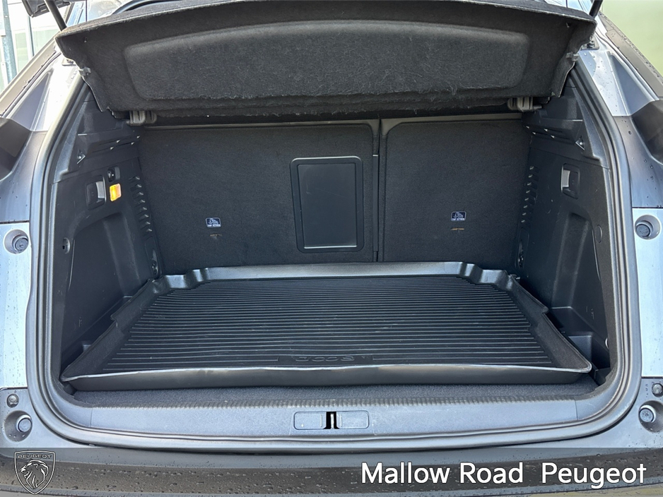 2021 Peugeot 3008 - image 10