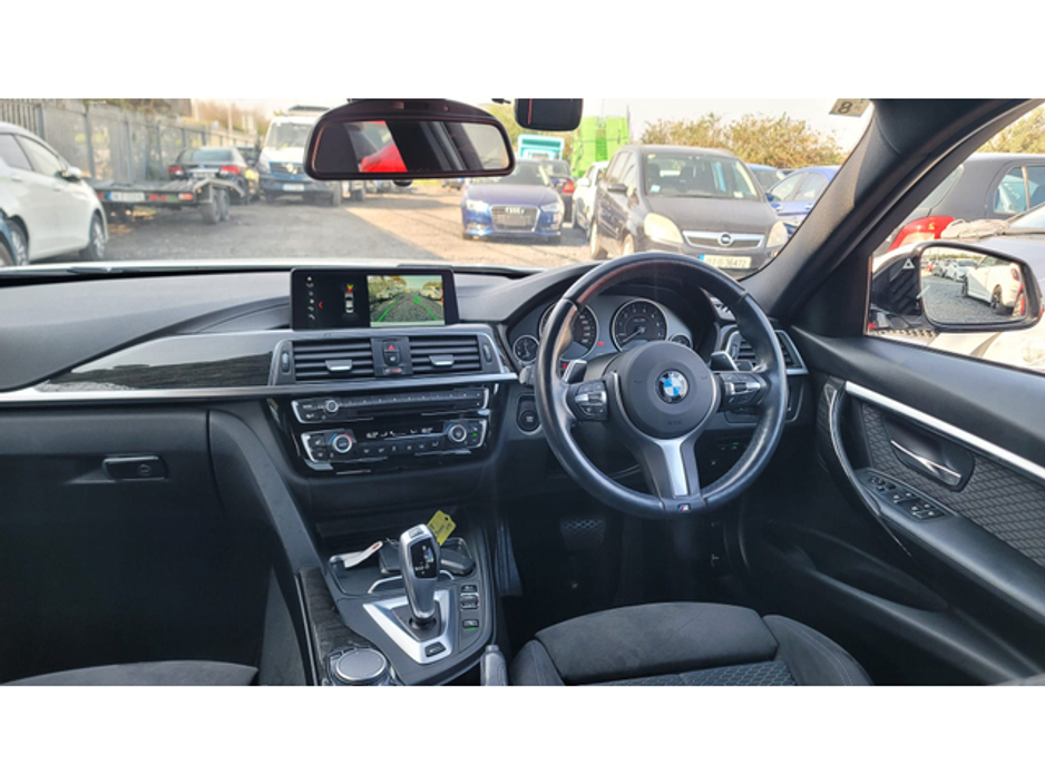 2018 BMW 3 Series - image 16
