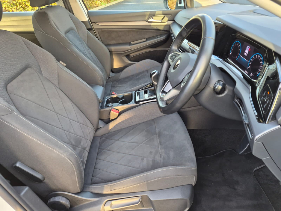 2022 Volkswagen Golf 1.5 TSI 130HP Style €24,999