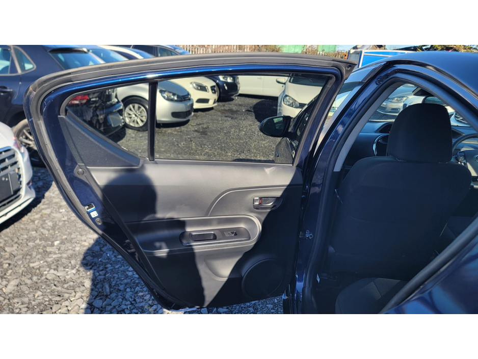 2019 Toyota Aqua - image 13