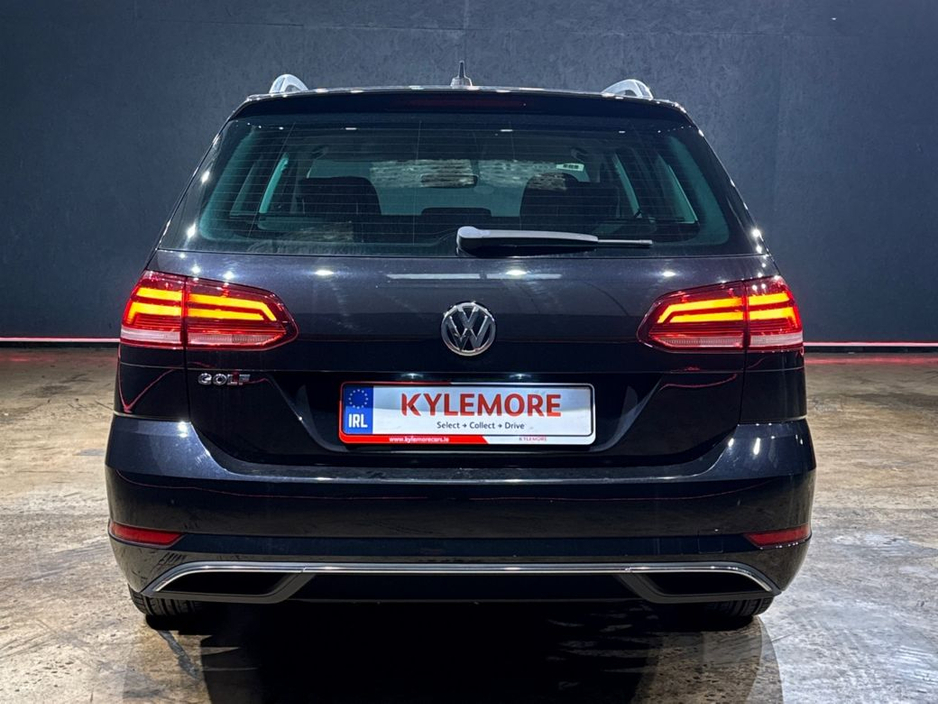 2019 Volkswagen Golf - image 4