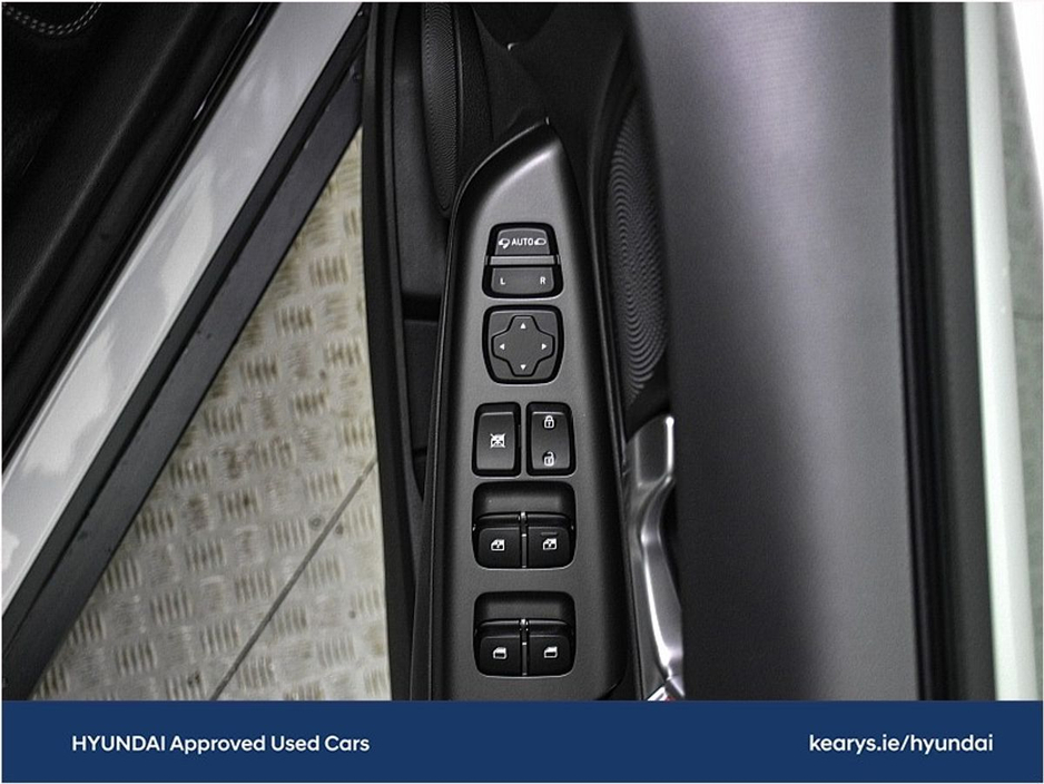 2023 Hyundai Kona EV Premium 64 kWh €23,777