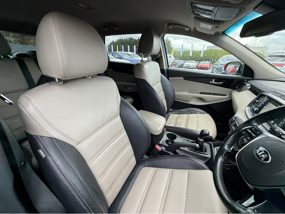 2018 Kia Sorento K2 - 2.2 DIESEL - MANUAL - 7 SEATS - 12M WARRANTY - CAR: €20,950
