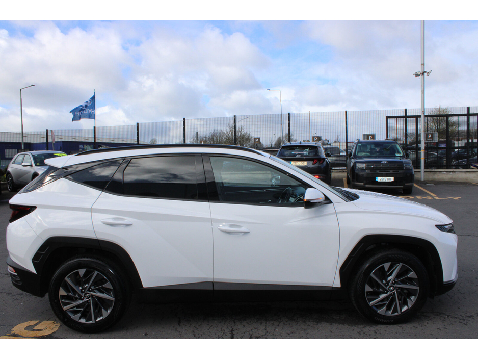 2023 Hyundai Tucson - image 6