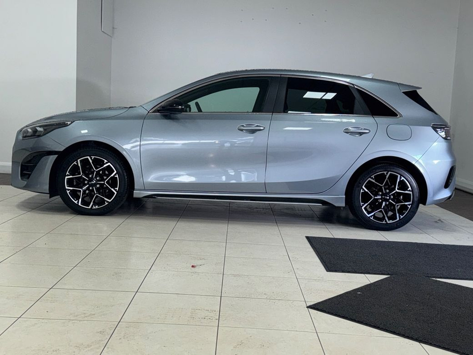 2025 Kia Ceed - image 11