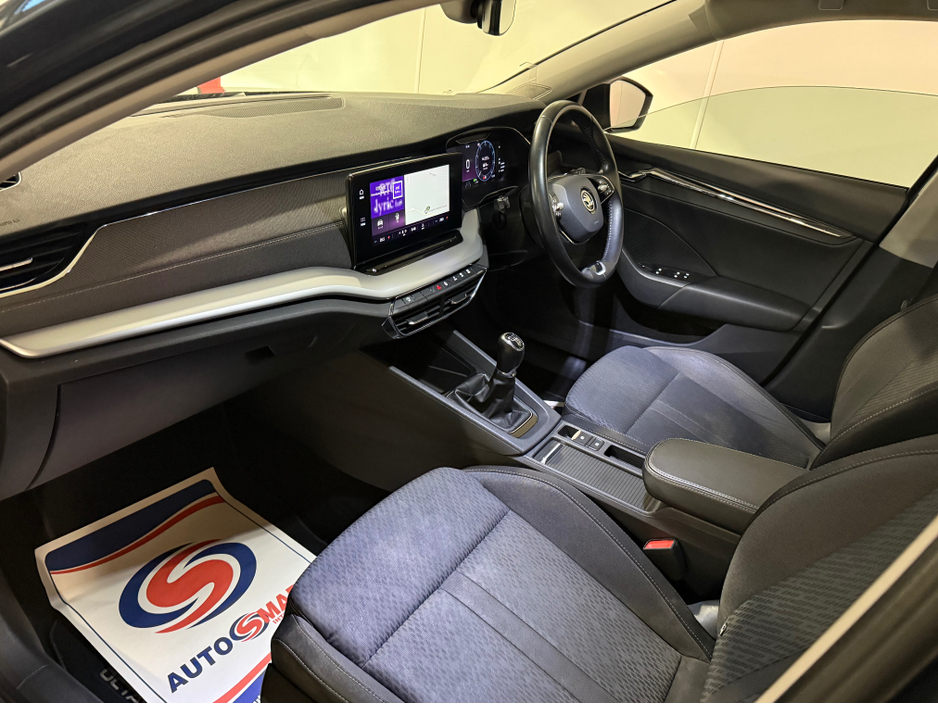 2022 Skoda Octavia - image 6