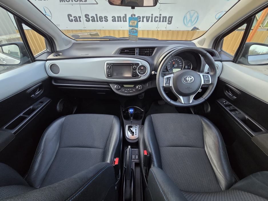 2013 Toyota Yaris - image 18