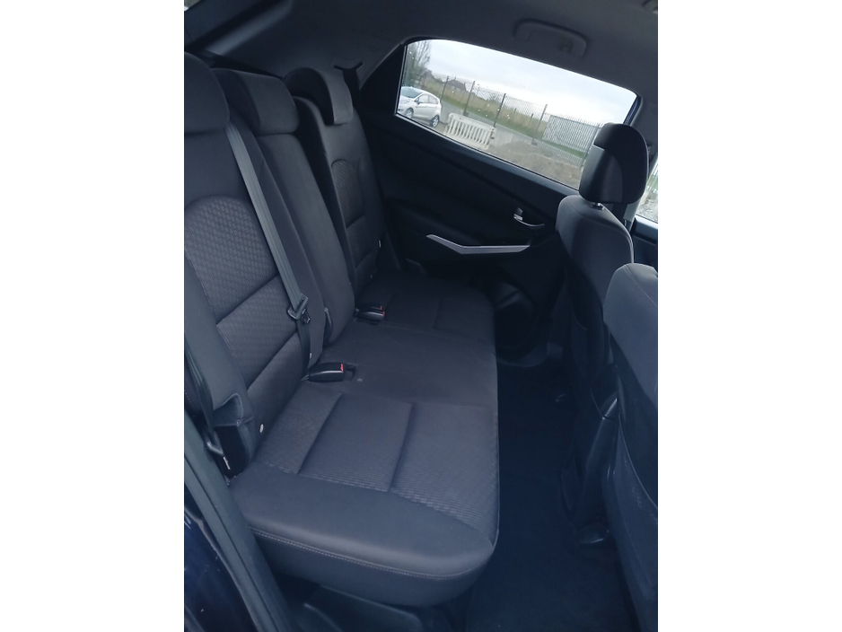 2015 Ssangyong Korando - image 12