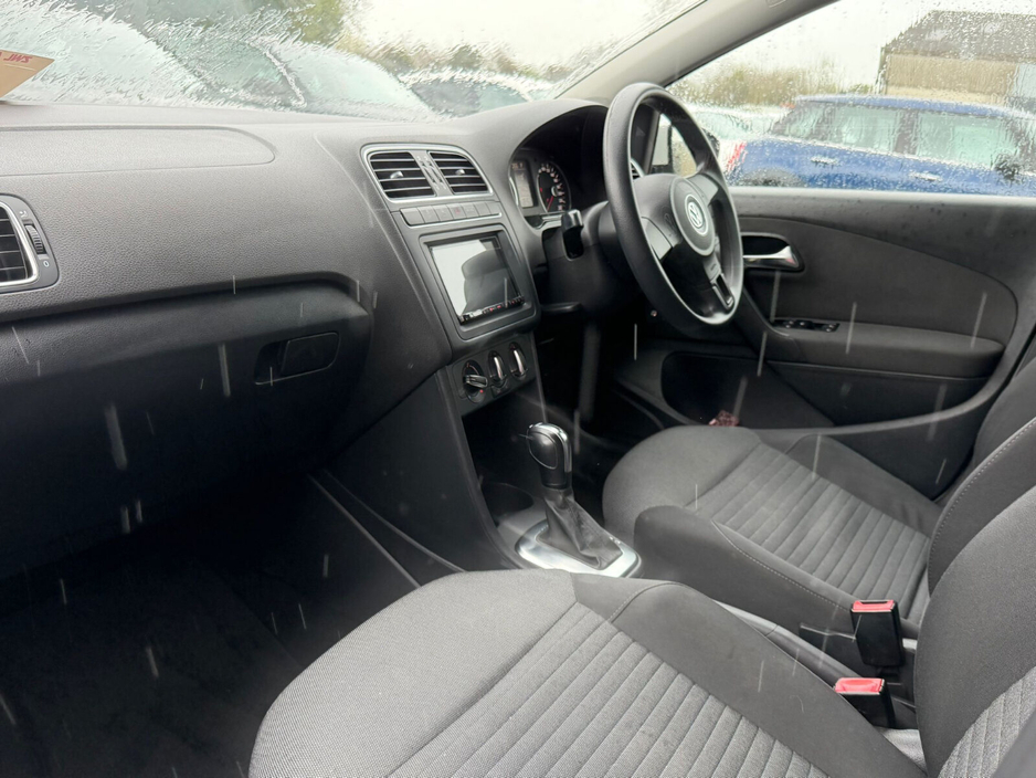 2012 Volkswagen Polo - image 12