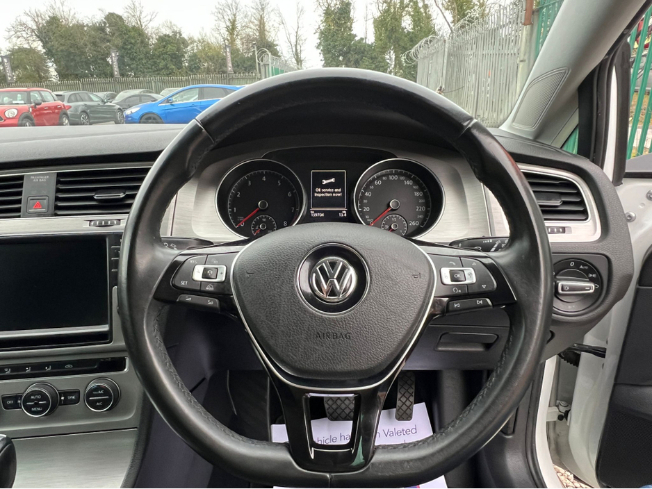 2016 Volkswagen Golf - image 15