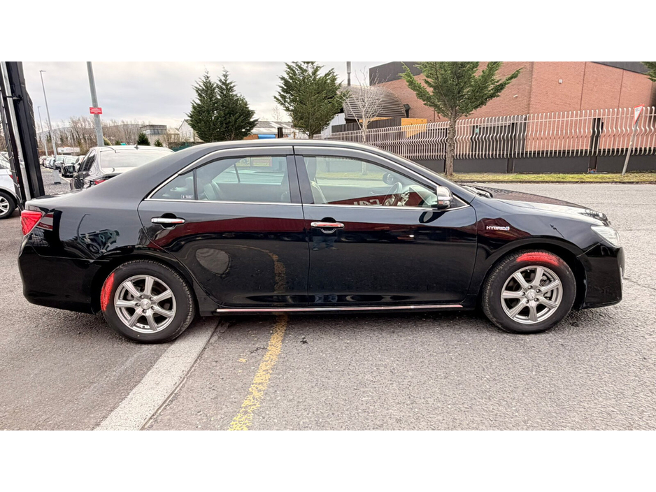 2013 Toyota Camry - image 8