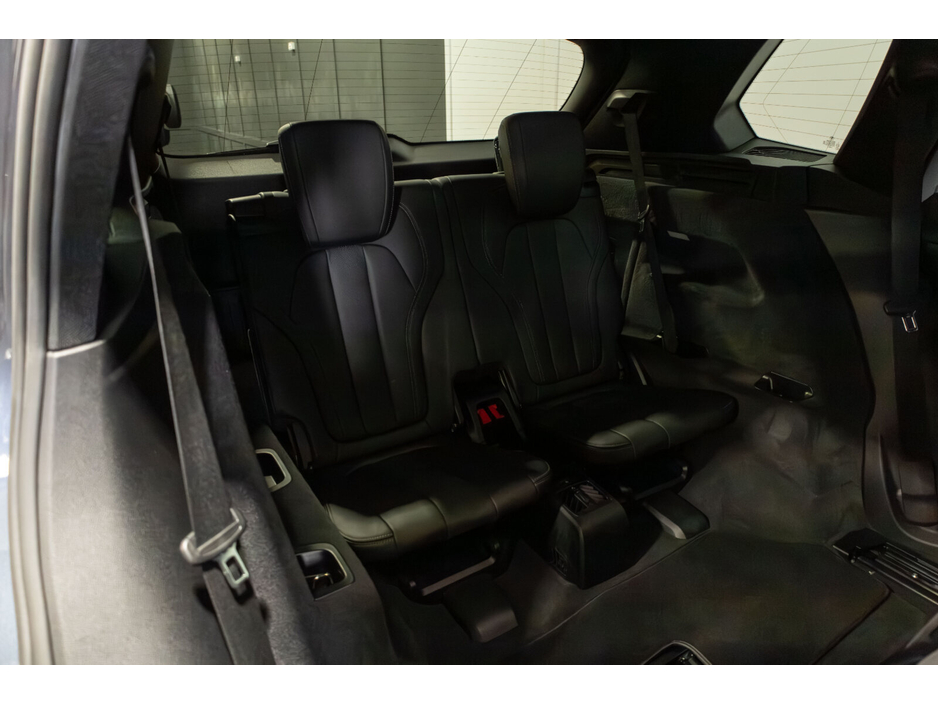 2019 BMW X5 - image 12