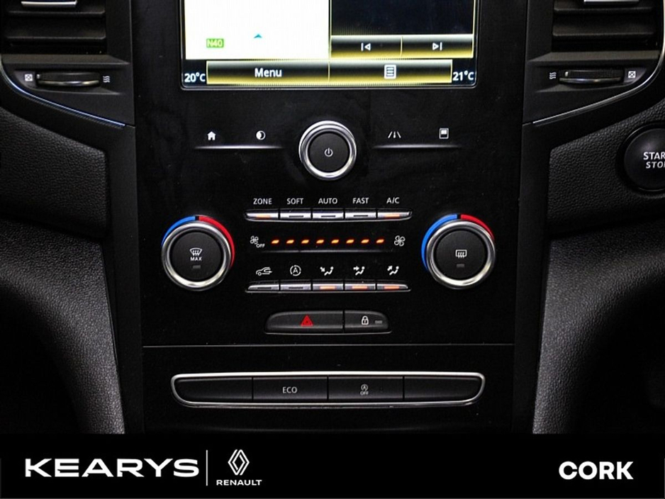 2020 Renault Megane - image 20