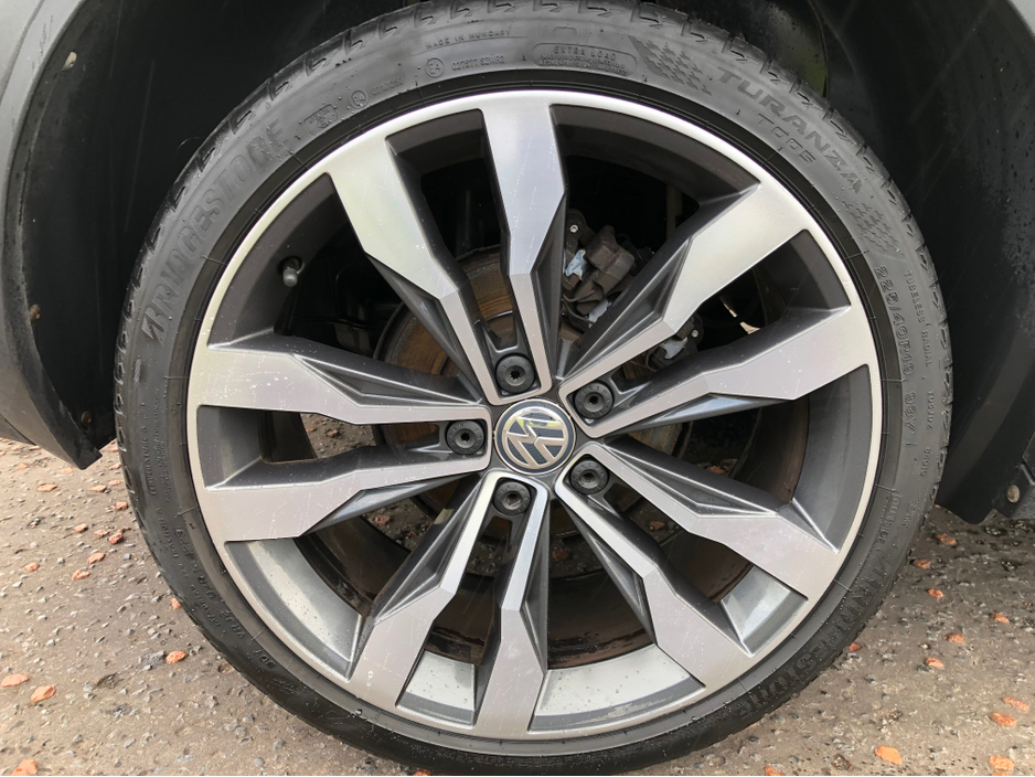 2019 Volkswagen T-Roc - image 5