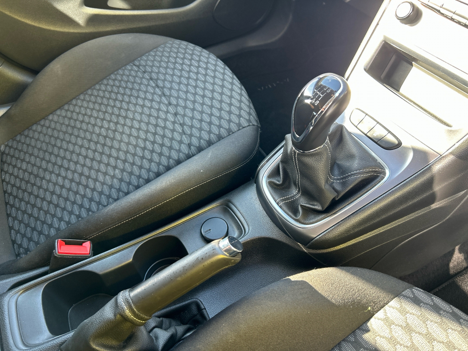 2021 Opel Astra - image 10