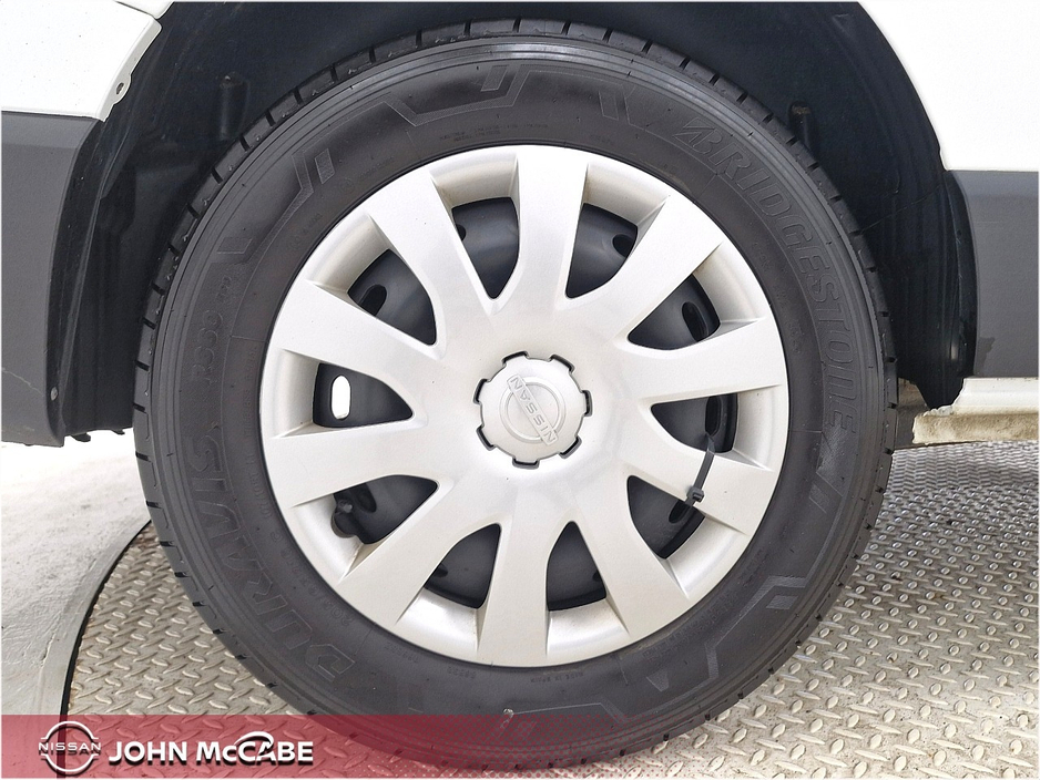 2025 Nissan Primastar - image 31