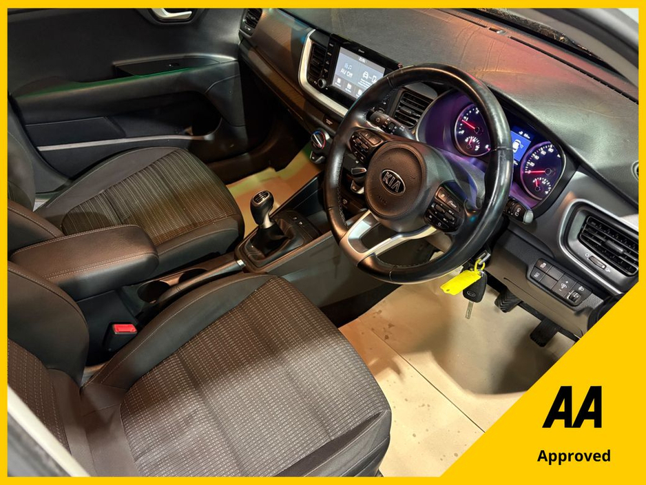 2019 Kia Stonic - image 3