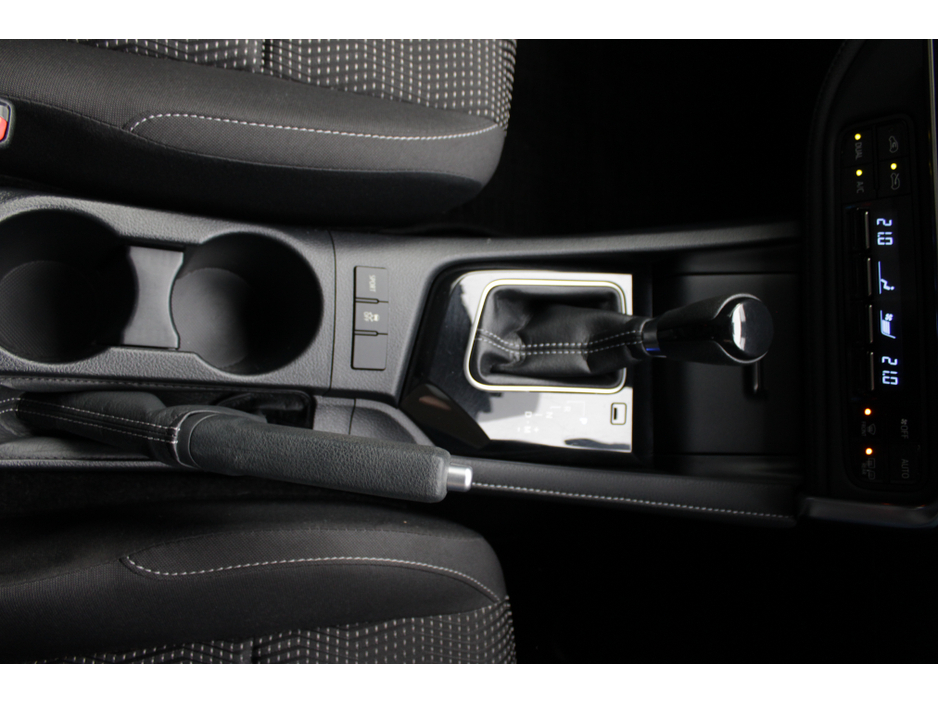 2017 Toyota Auris 1.8 HYBRID 5DR HATCHBACK AUTO  //1 OWNER CAR WITH ONLY 22,000 KM'S // BUY WITH CONFIDENCE AA AND SIMI APPROVED DEALER 2026 // FINANCE ARRANGED // ALL TRADE INS WELCOME // €16,950