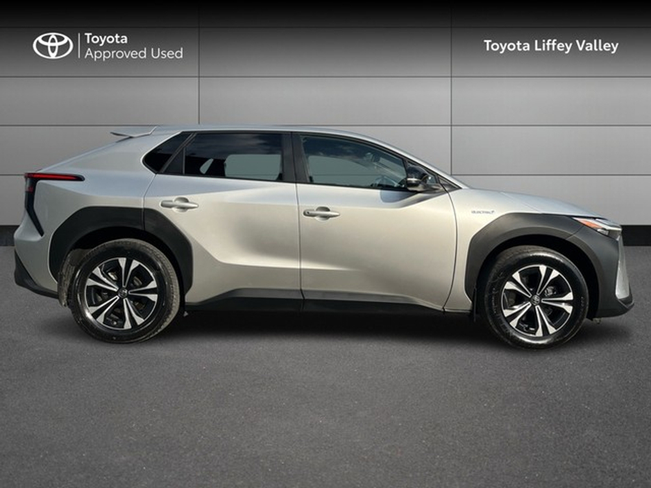 2023 Toyota bZ4X - image 3