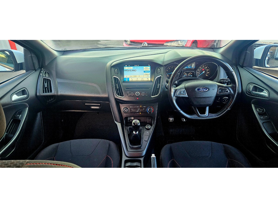 2018 Ford Focus - image 25