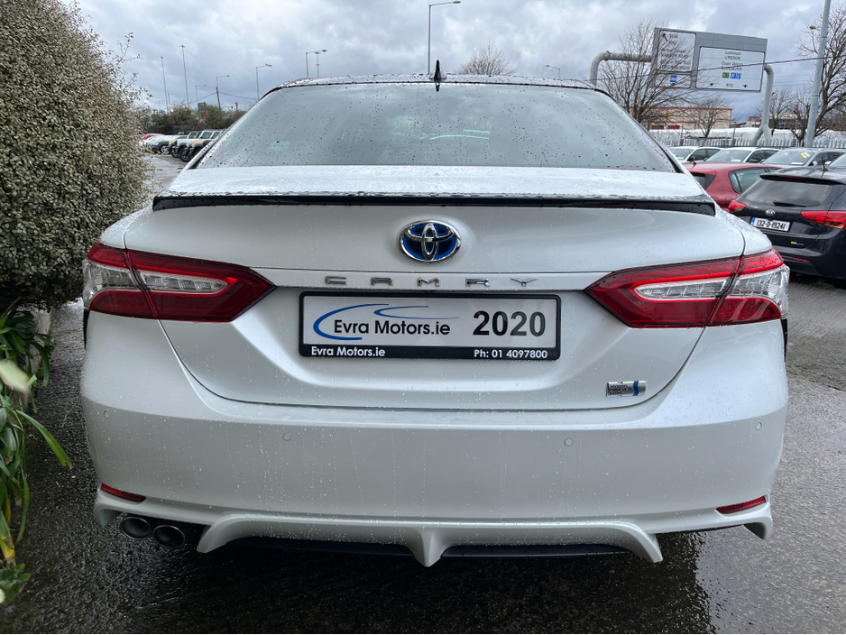 2020 Toyota Camry - image 7