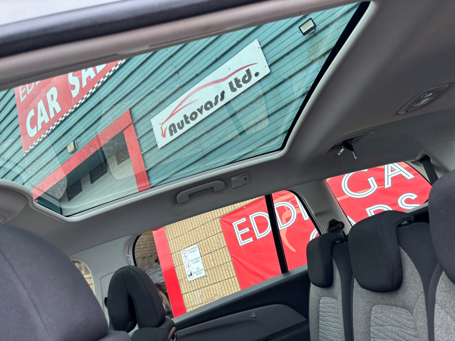 2015 Citroen C4 - image 14