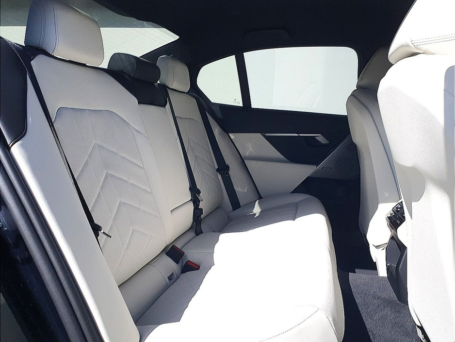 2026 BMW 5 Series - image 11