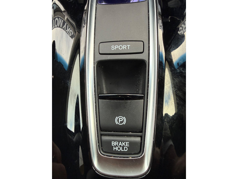 2017 Honda Vezel - image 15