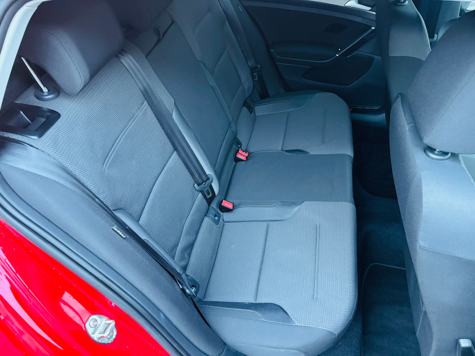 2015 Volkswagen Golf  €12,950