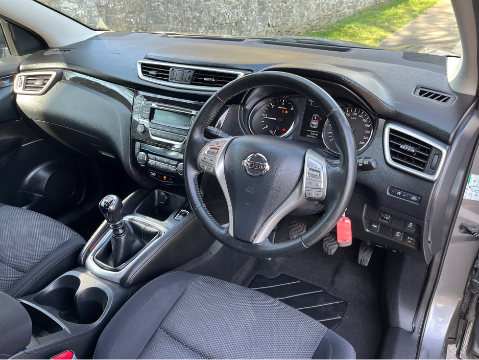 2015 Nissan Qashqai - image 14