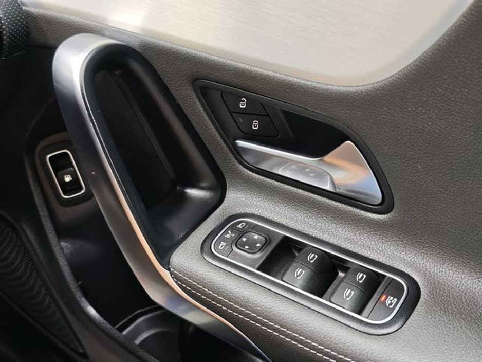 2022 Mercedes-Benz CLA Class - image 38