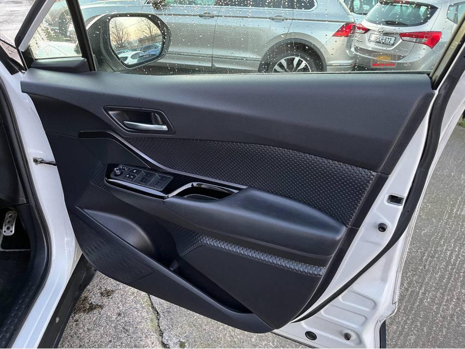 2020 Toyota C-HR GR AUTOMATIC HYBRID 1.8 PETROL //HIGH SPEC//REVERSE CAMERA//ADAPTIVE CRUISE CONTROL//HEATED SEATS// €24,950