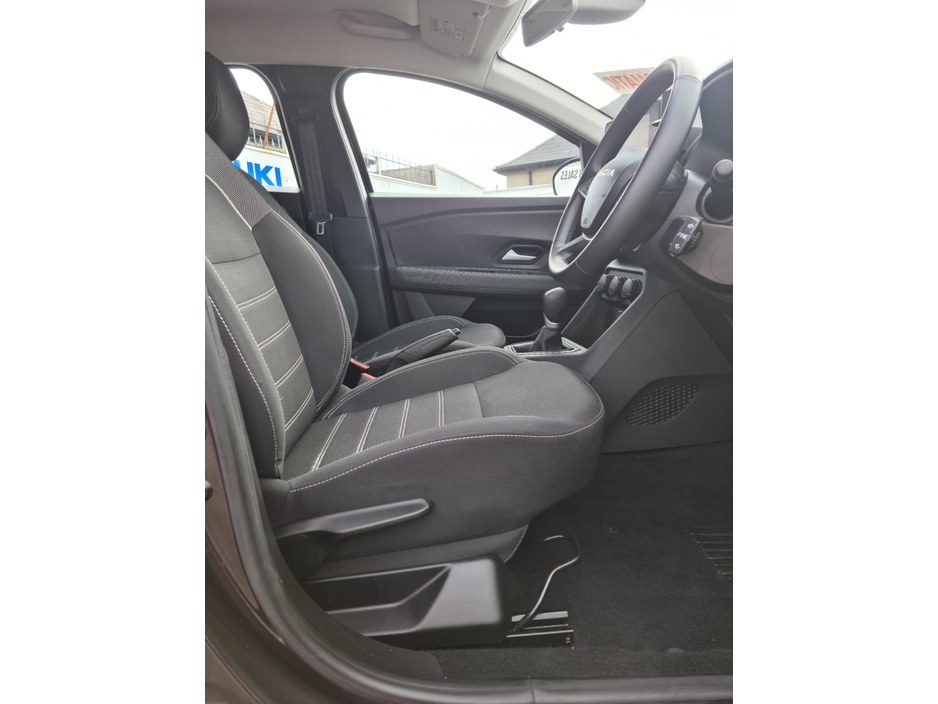 2023 Dacia Sandero - image 9