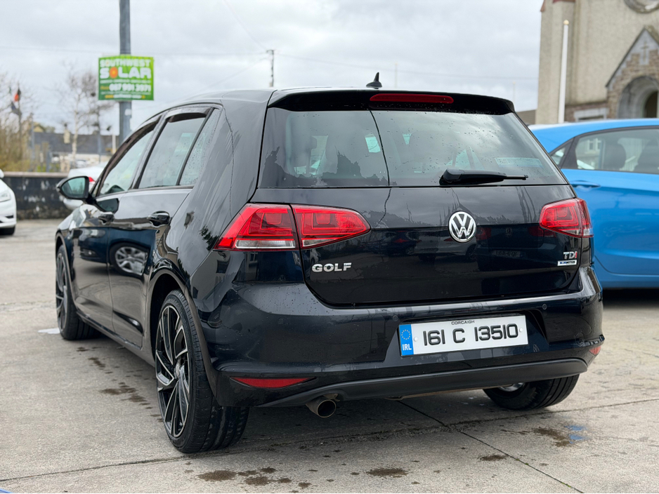 2016 Volkswagen Golf - image 9