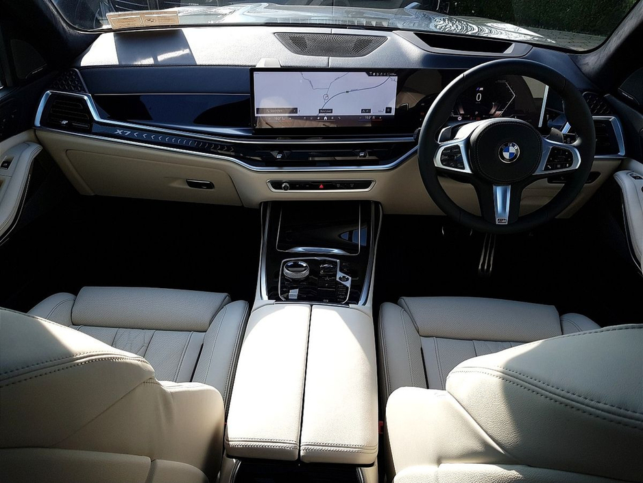 2026 BMW X7 - image 4