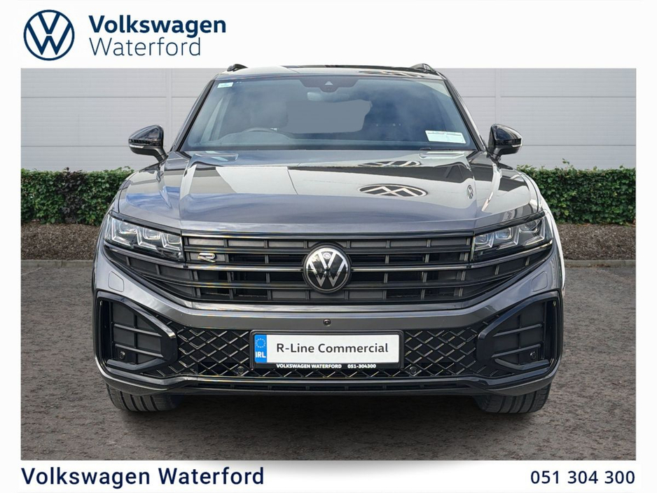 2026 Volkswagen Touareg R-Line (COMMERCIAL)