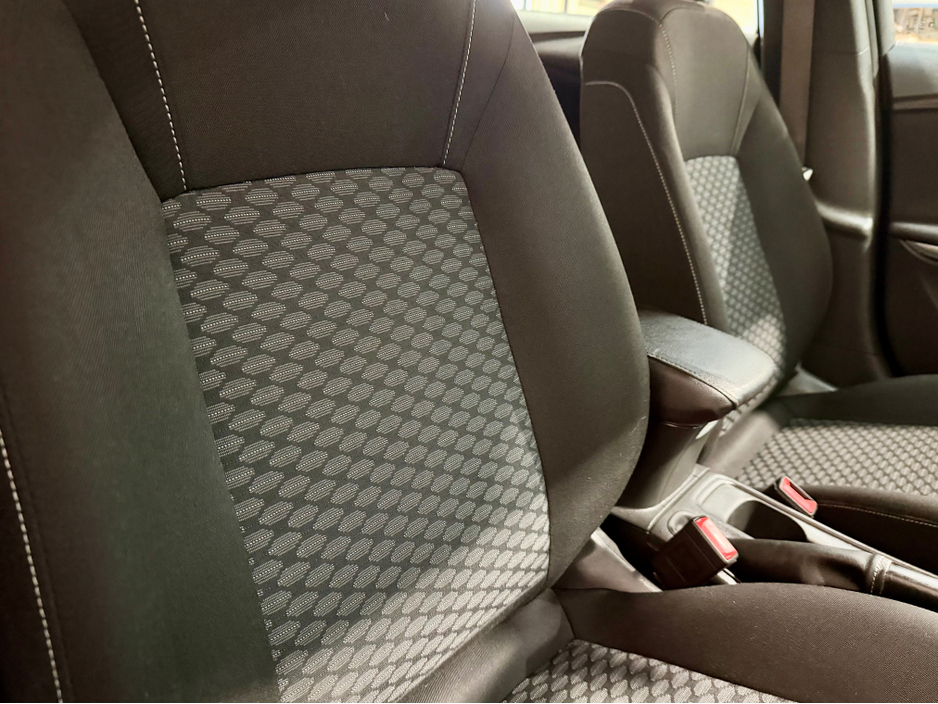 2017 Opel Astra - image 8