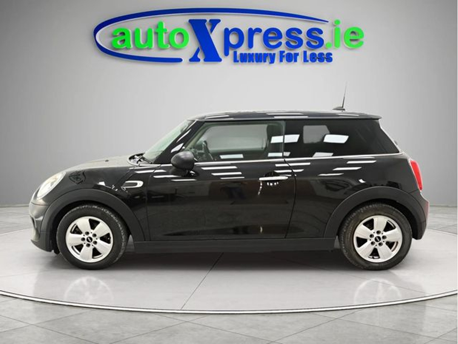 2018 MINI Cooper - image 11