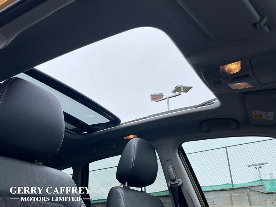 2023 Suzuki Vitara - image 12